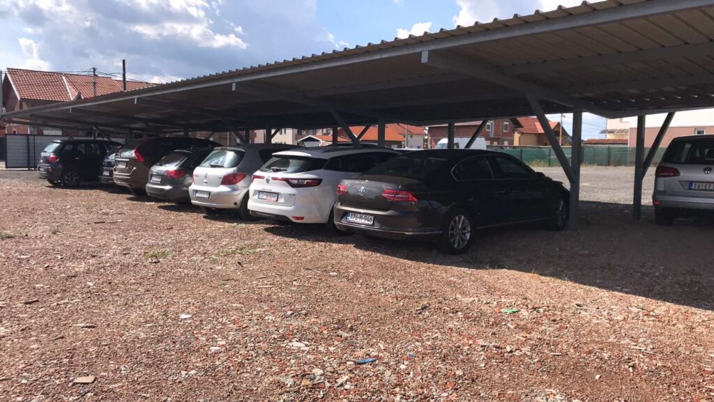 Privatni parking aerodrom Beograd